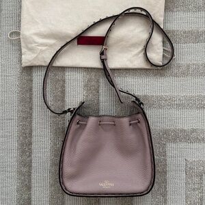 Valentino Garavani Crossbody Bucket Rockstud Bag